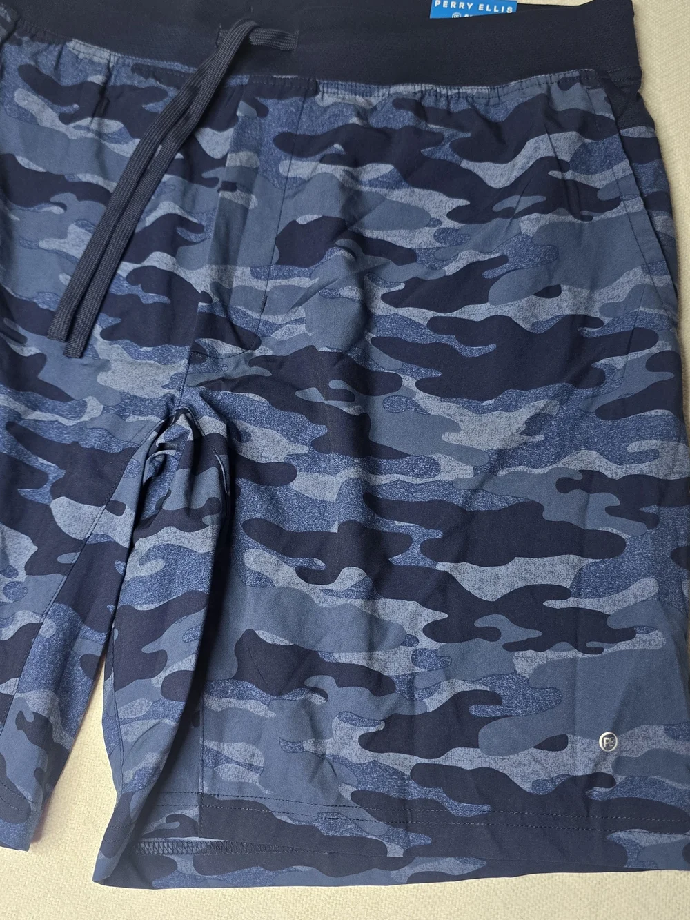 Perry Ellis Sport Men’s XL Blue Camo Performance Shorts NWT
